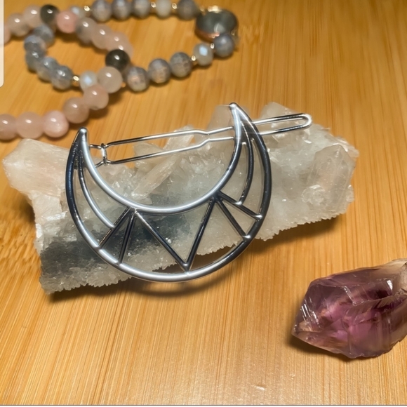 ♡Piper♡ Geometric Moon Hair Clip - Picture 2 of 2